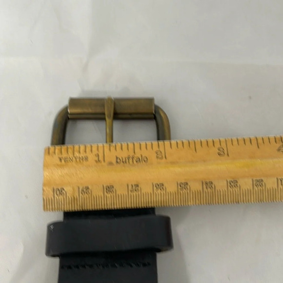 VINTAGE Black Bonded Leather Floral Eyelet Cutout Wide Belt Brass Buckle Size L - Picture 8 of 10